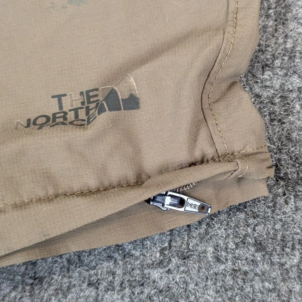 The North Face Mens Khaki Tan Ripstop Hiking Utility Shorts Mens W36